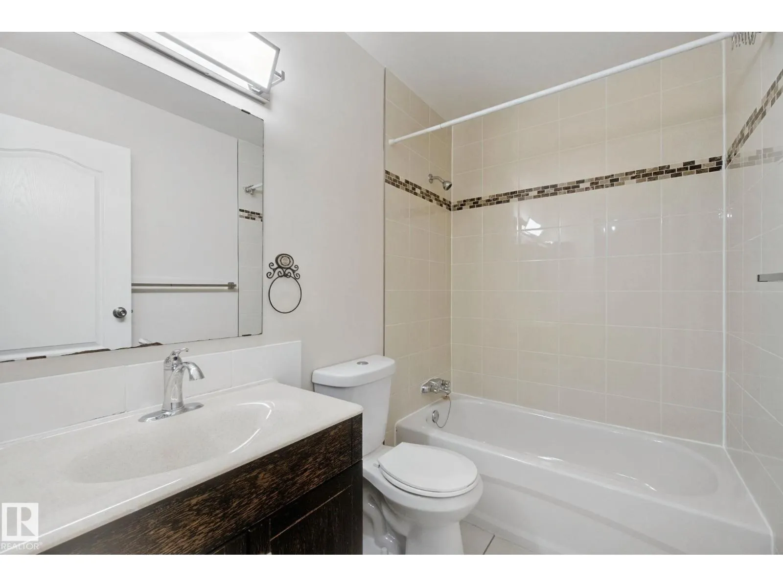 #11 4707 126 AV NW