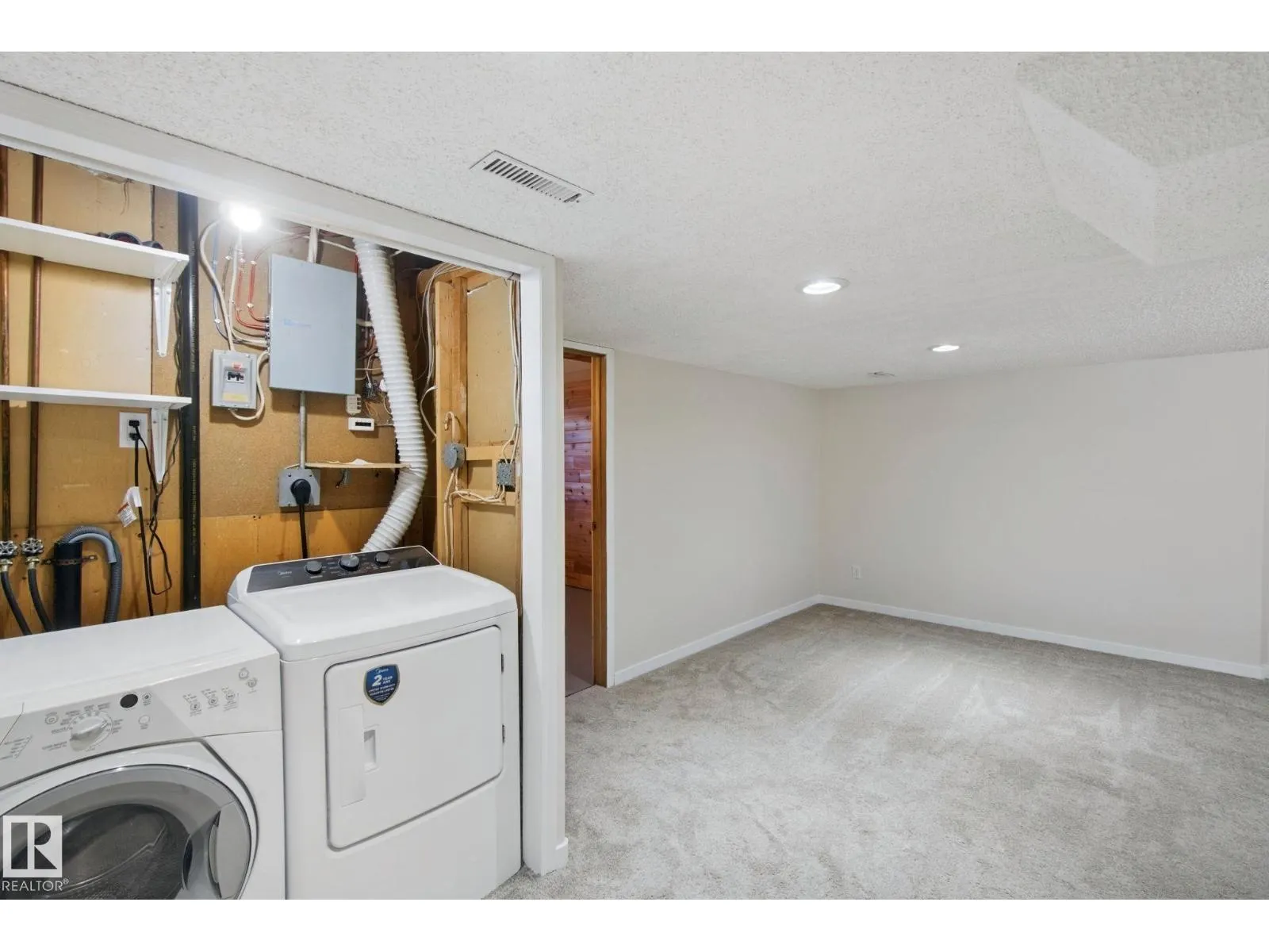 #11 4707 126 AV NW