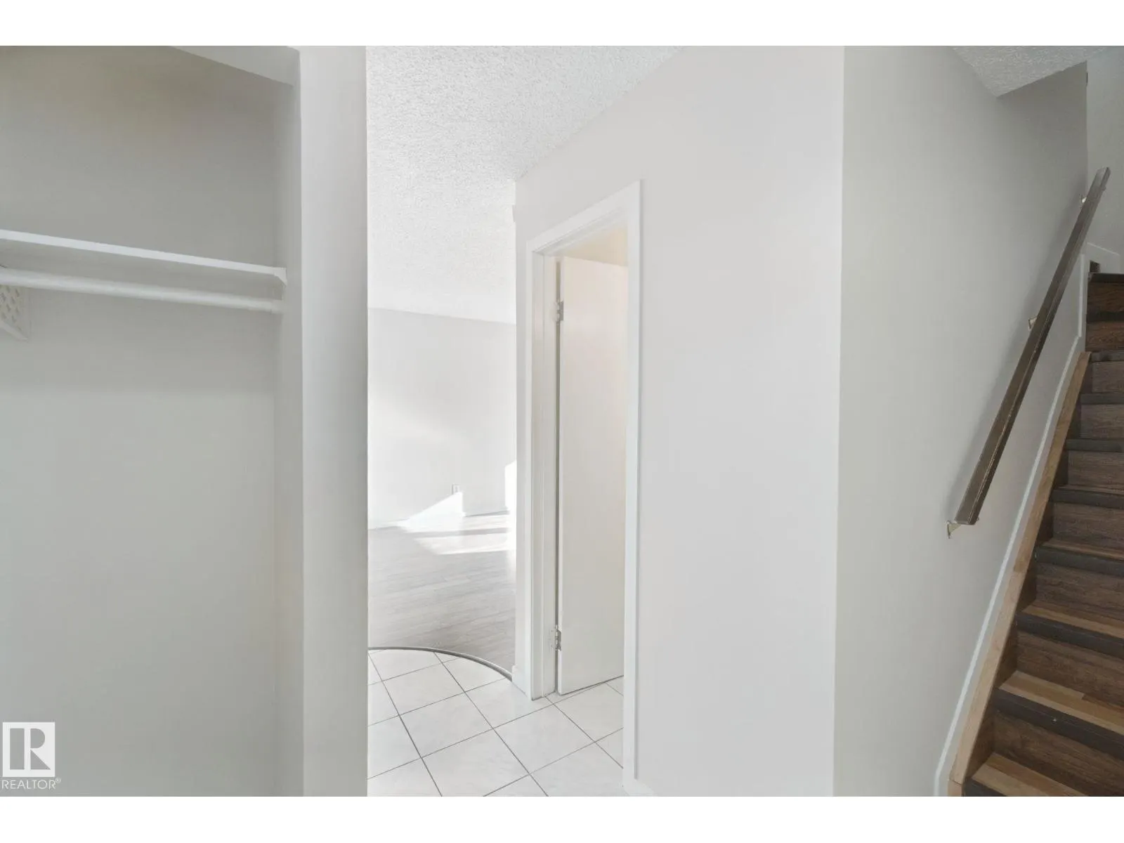 #11 4707 126 AV NW