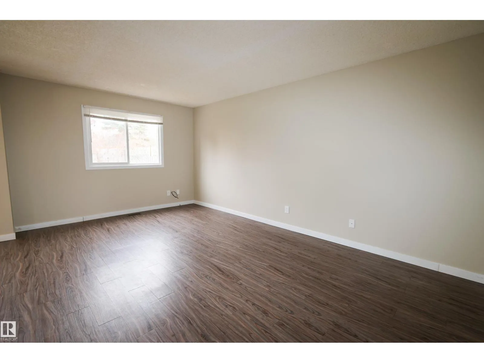 709 GRANDIN DR