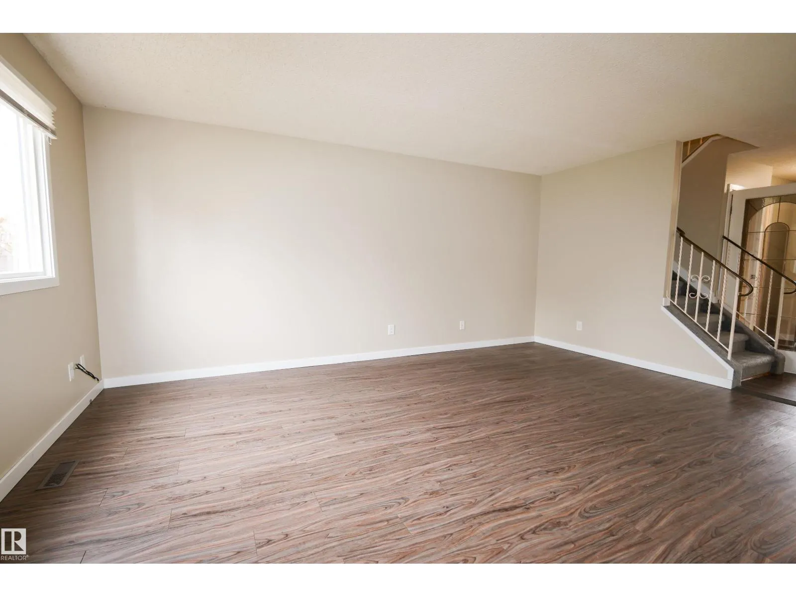 709 GRANDIN DR