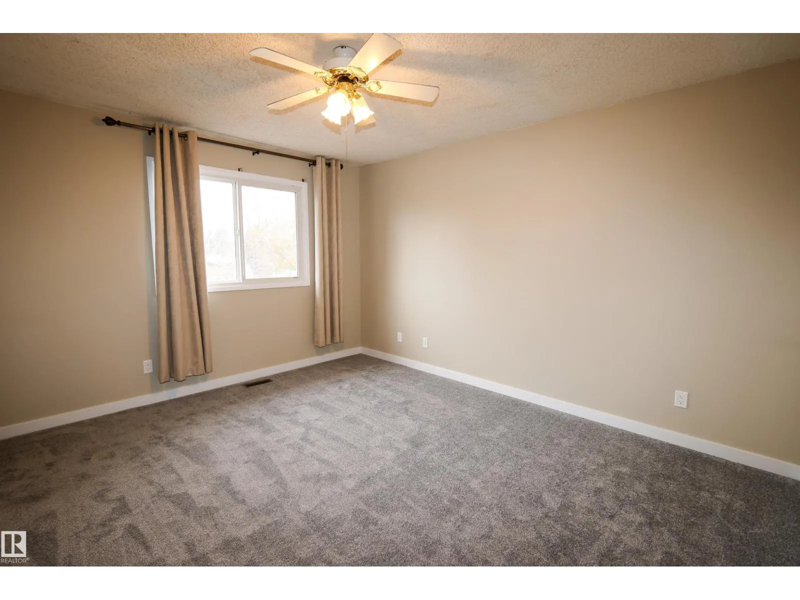709 GRANDIN DR