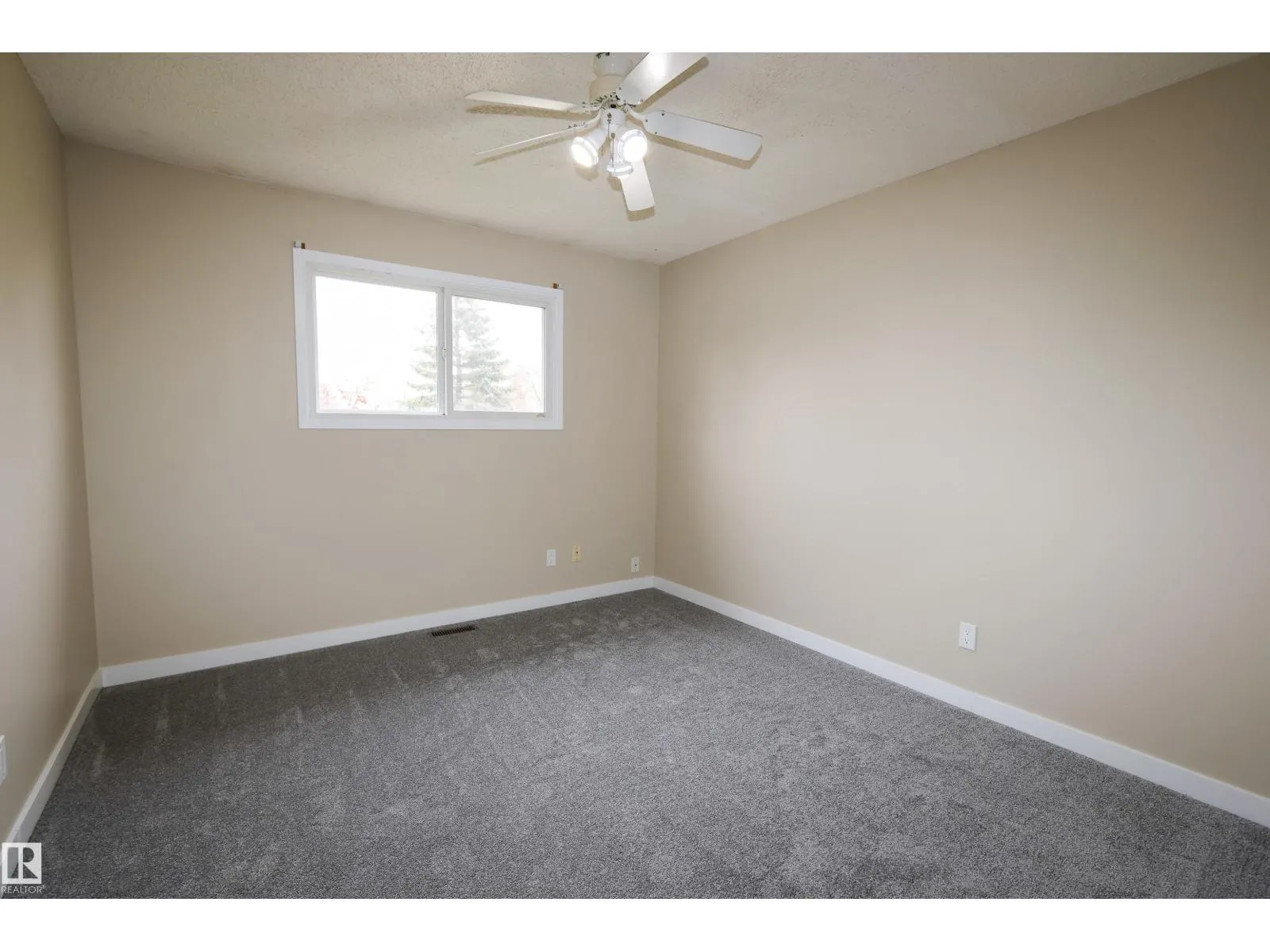 709 GRANDIN DR