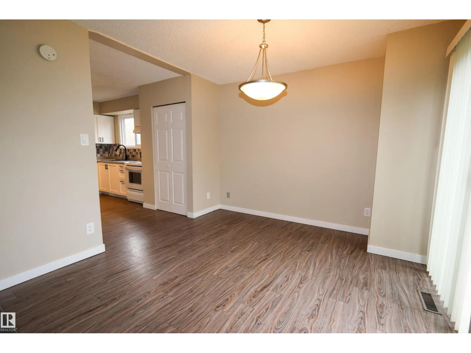 709 GRANDIN DR
