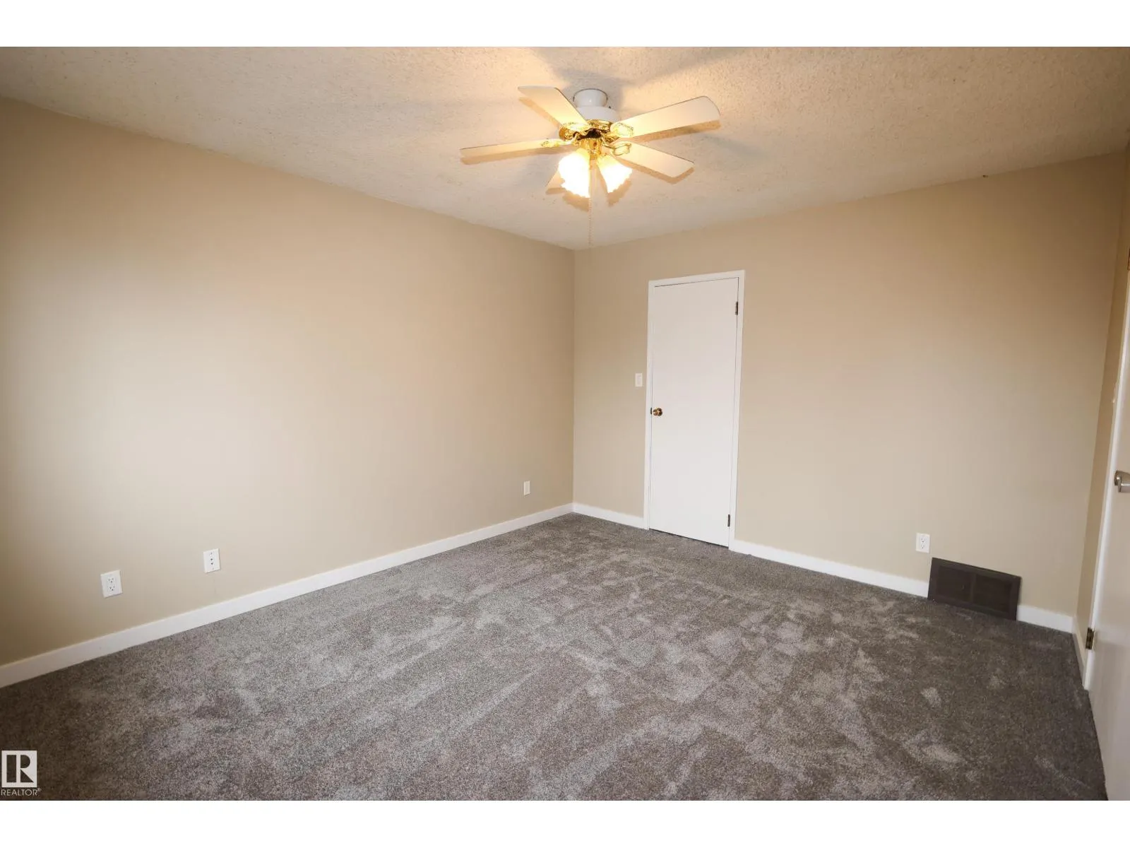 709 GRANDIN DR
