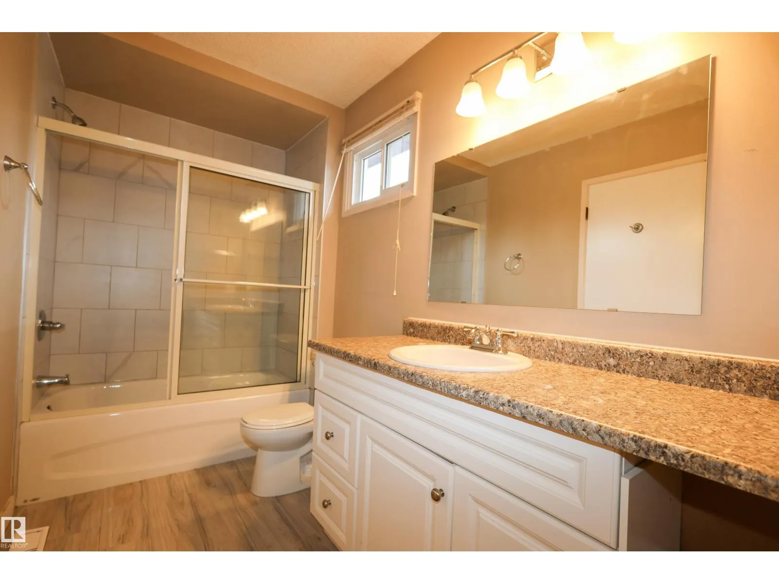 709 GRANDIN DR