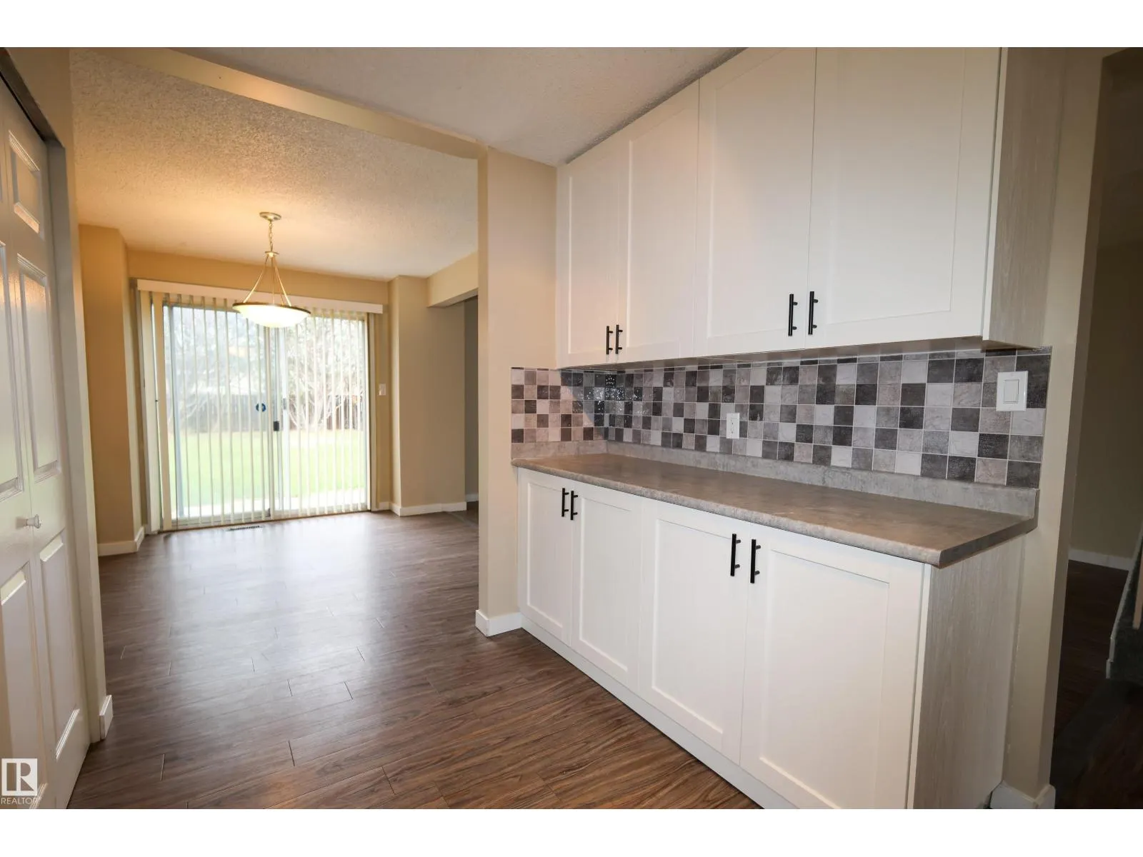 709 GRANDIN DR