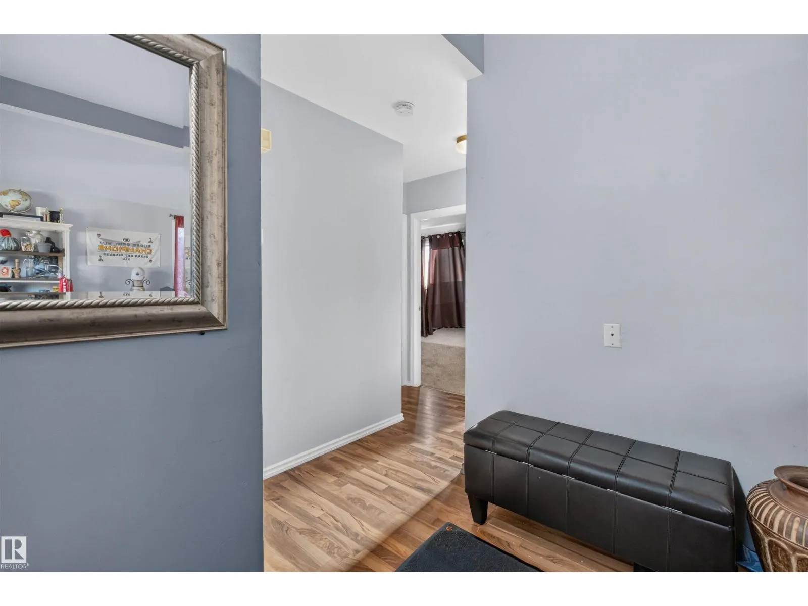 6815 101 AV NW