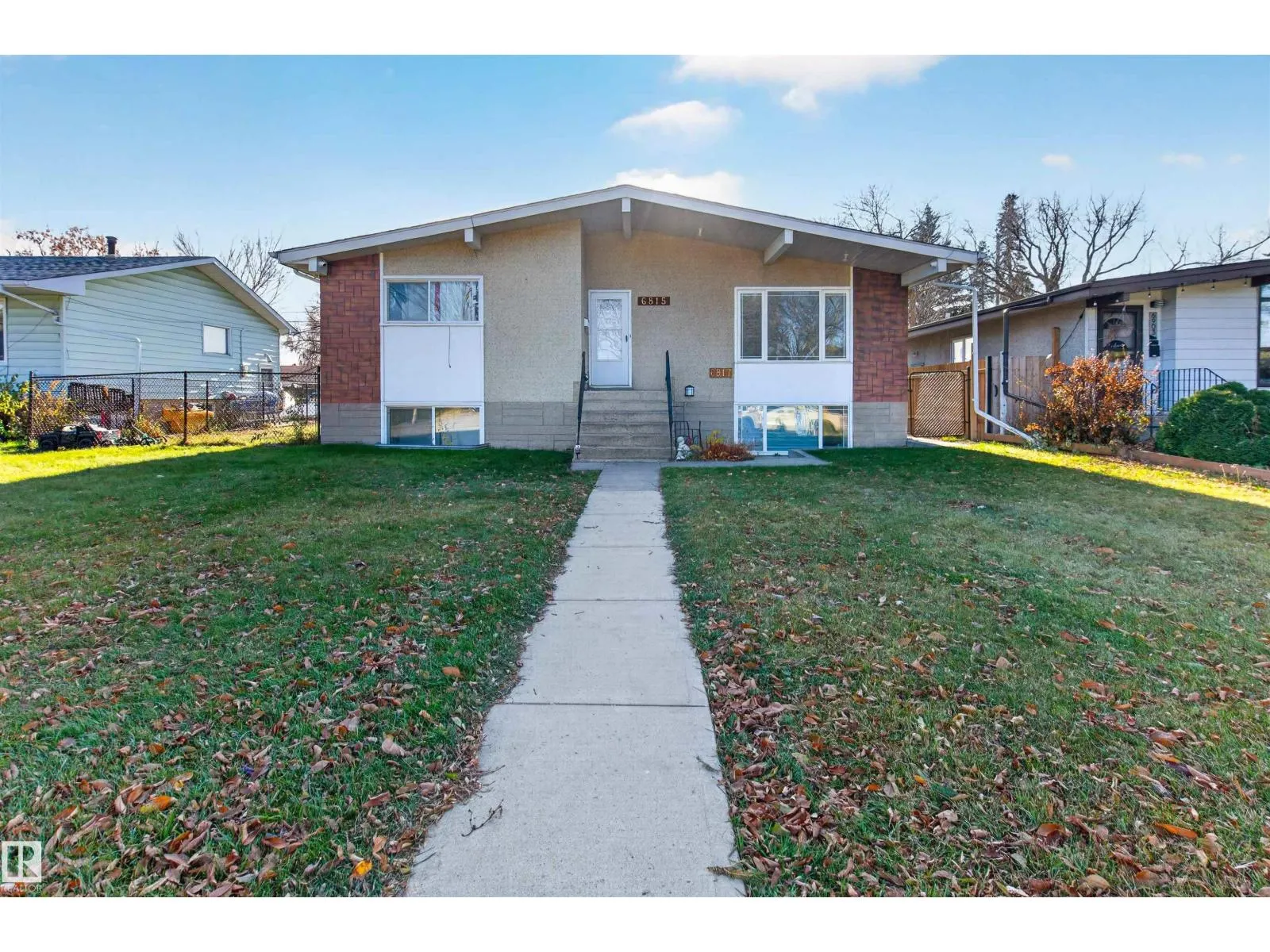 6815 101 AV NW