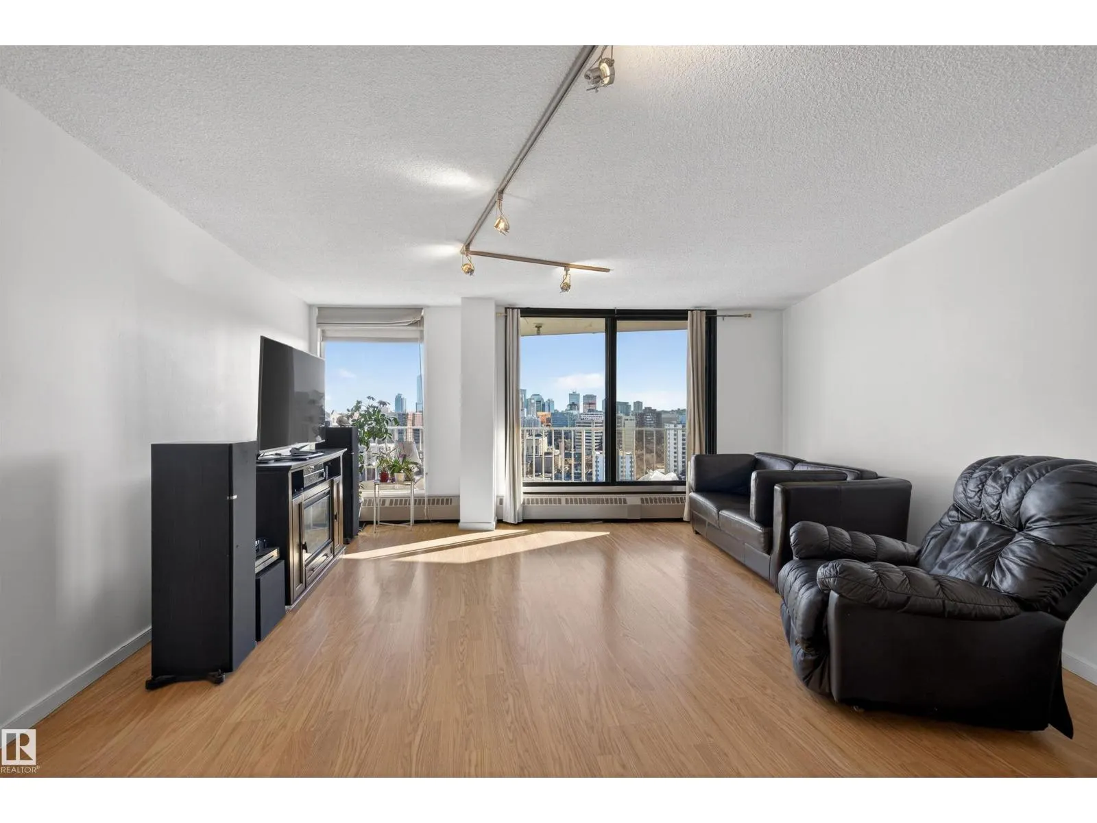 10045 117 ST NW