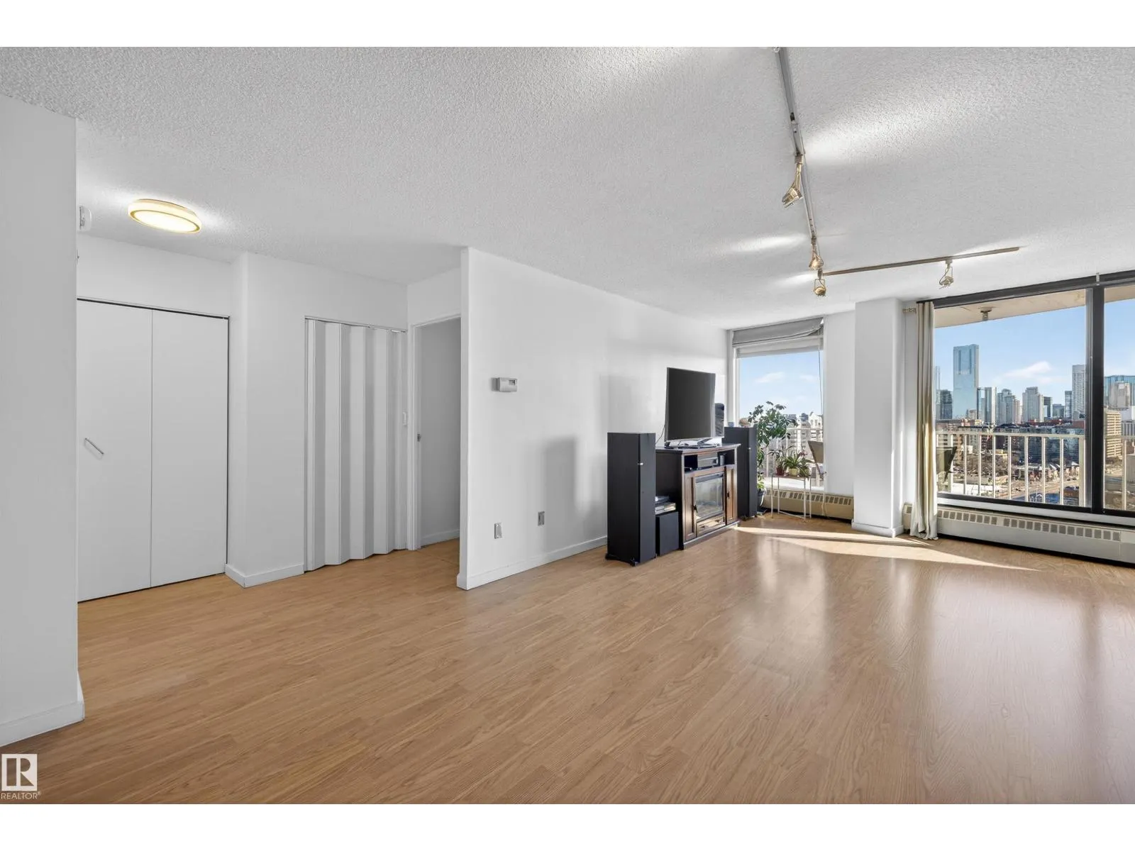 10045 117 ST NW