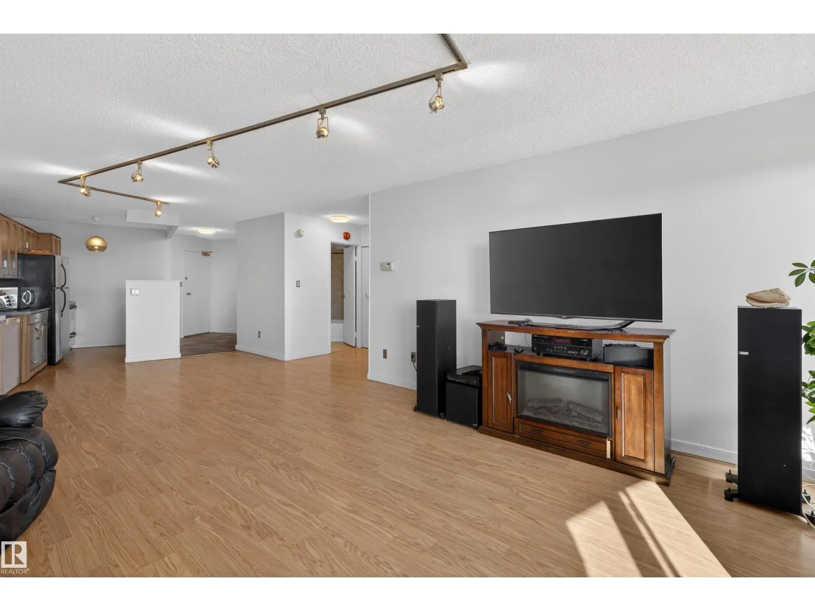 10045 117 ST NW