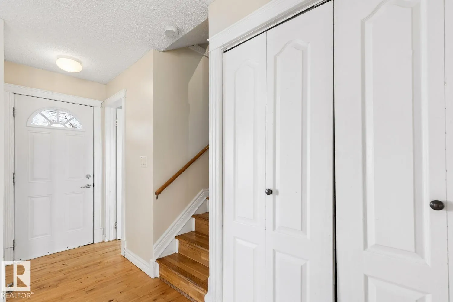 14713 25 ST NW