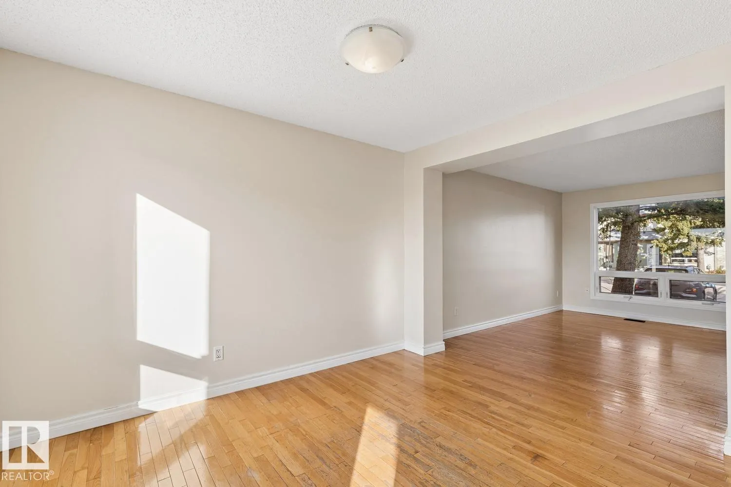 14713 25 ST NW