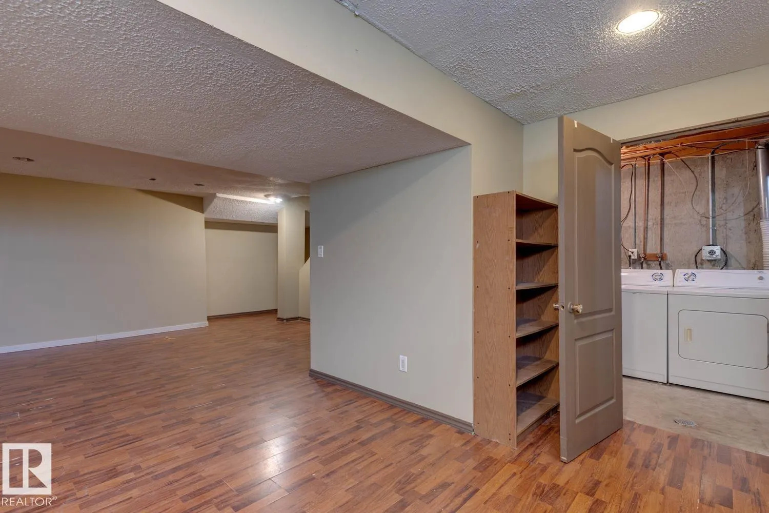 14713 25 ST NW