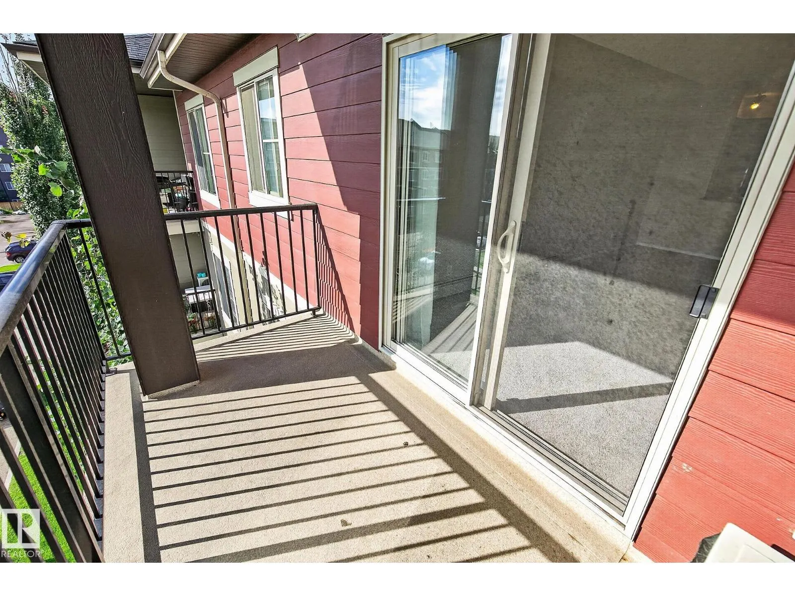 #417 12045 22 AV SW