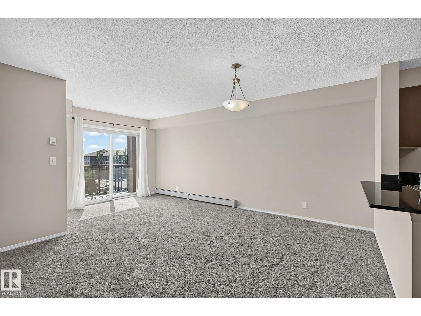 #417 12045 22 AV SW