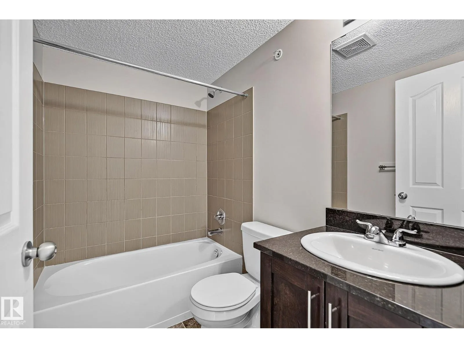 #417 12045 22 AV SW