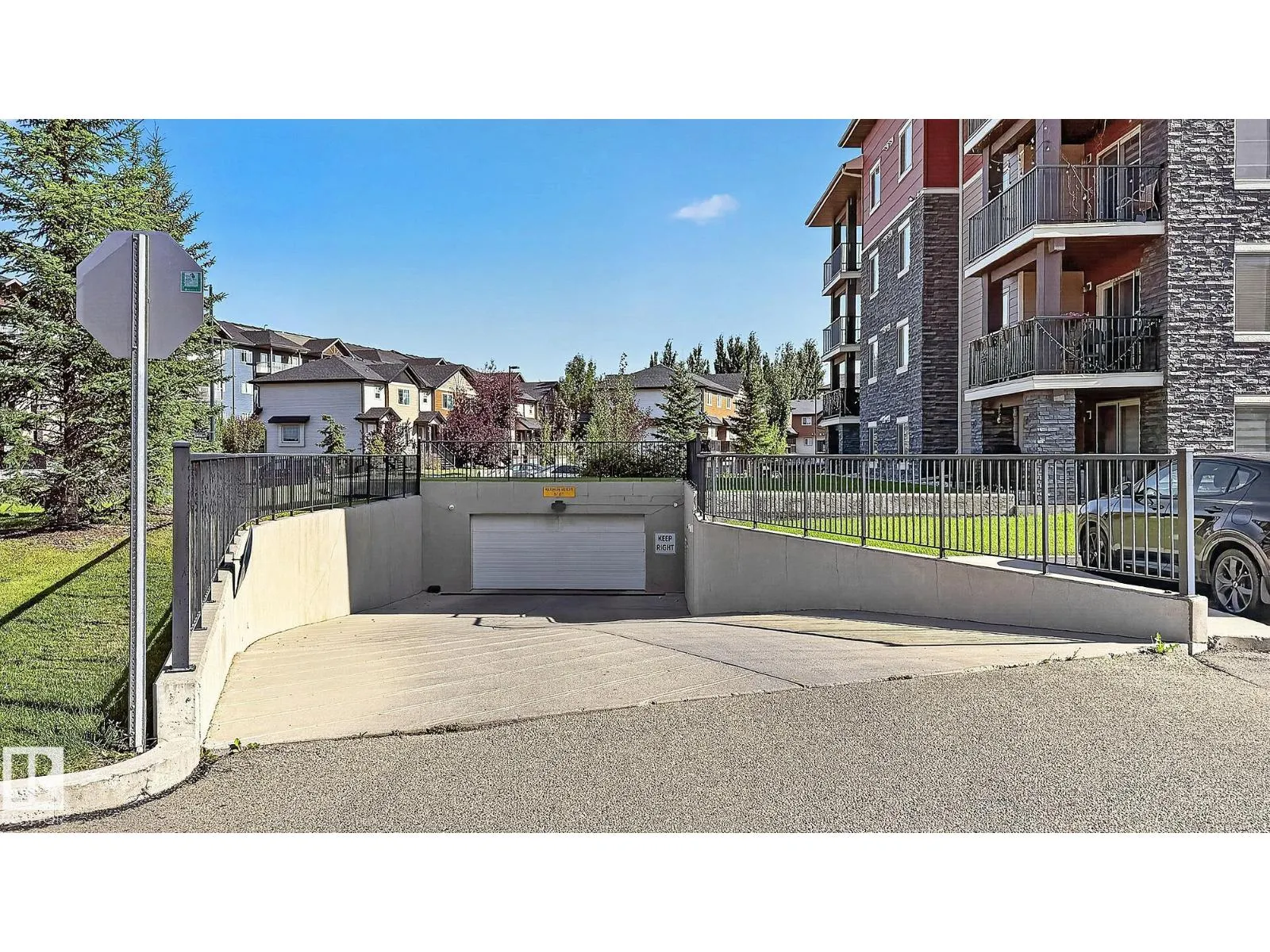#417 12045 22 AV SW