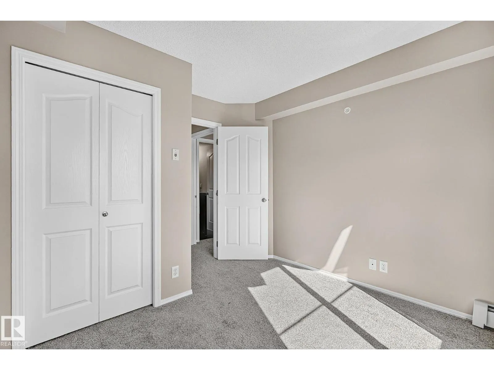 #417 12045 22 AV SW