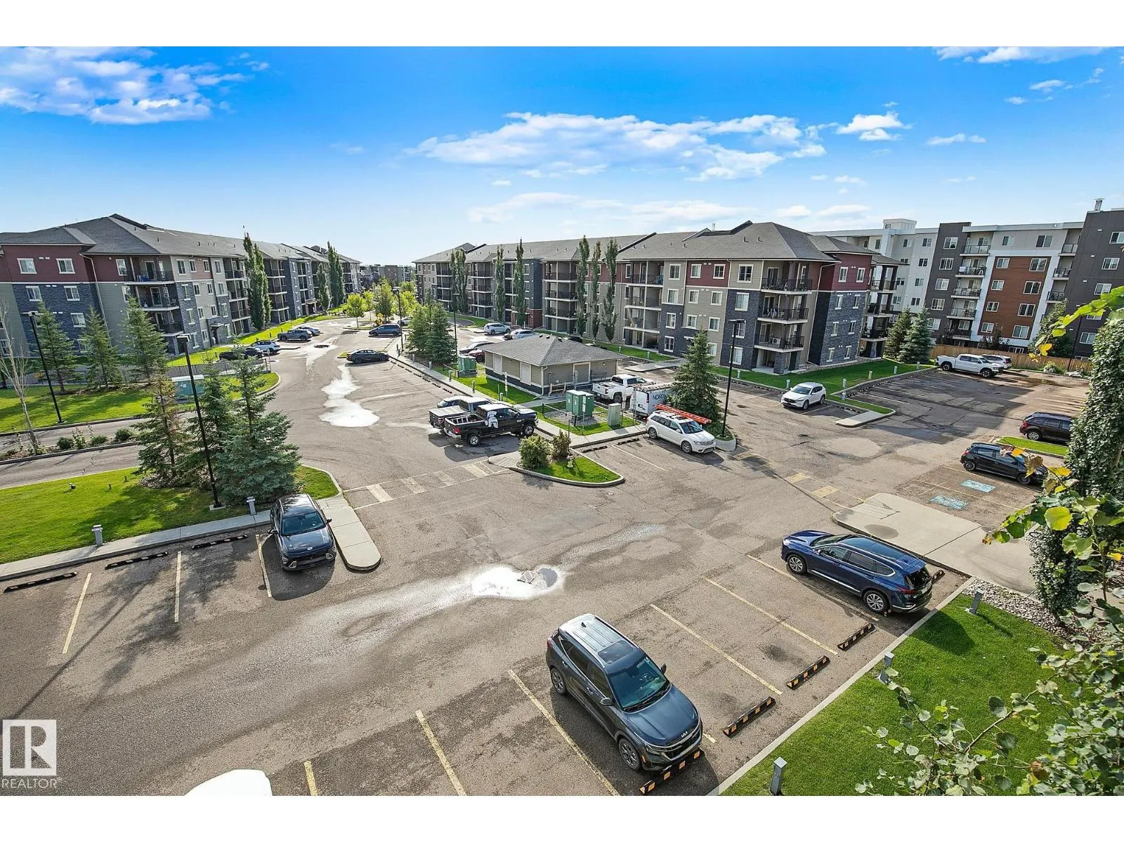 #417 12045 22 AV SW