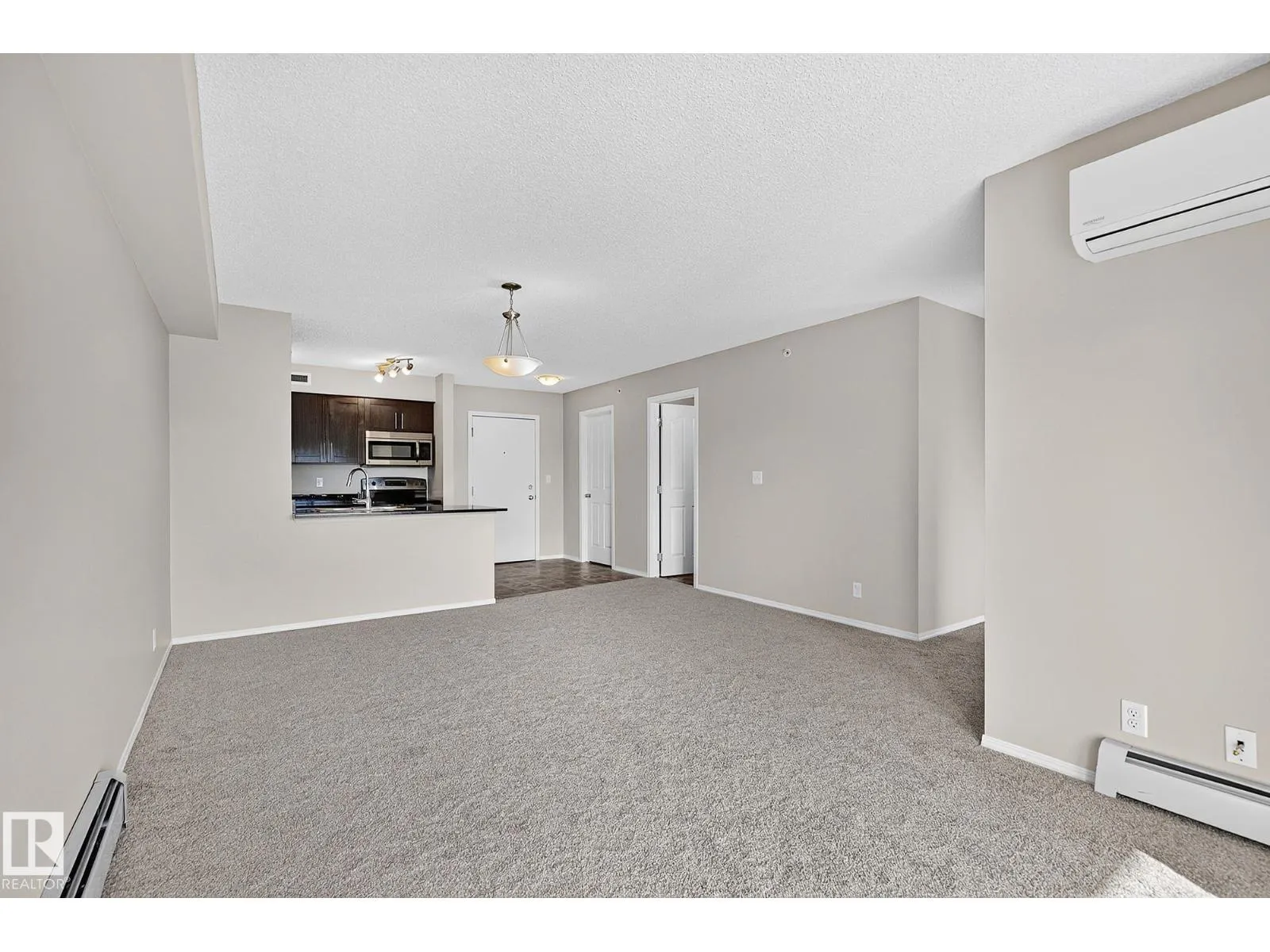 #417 12045 22 AV SW