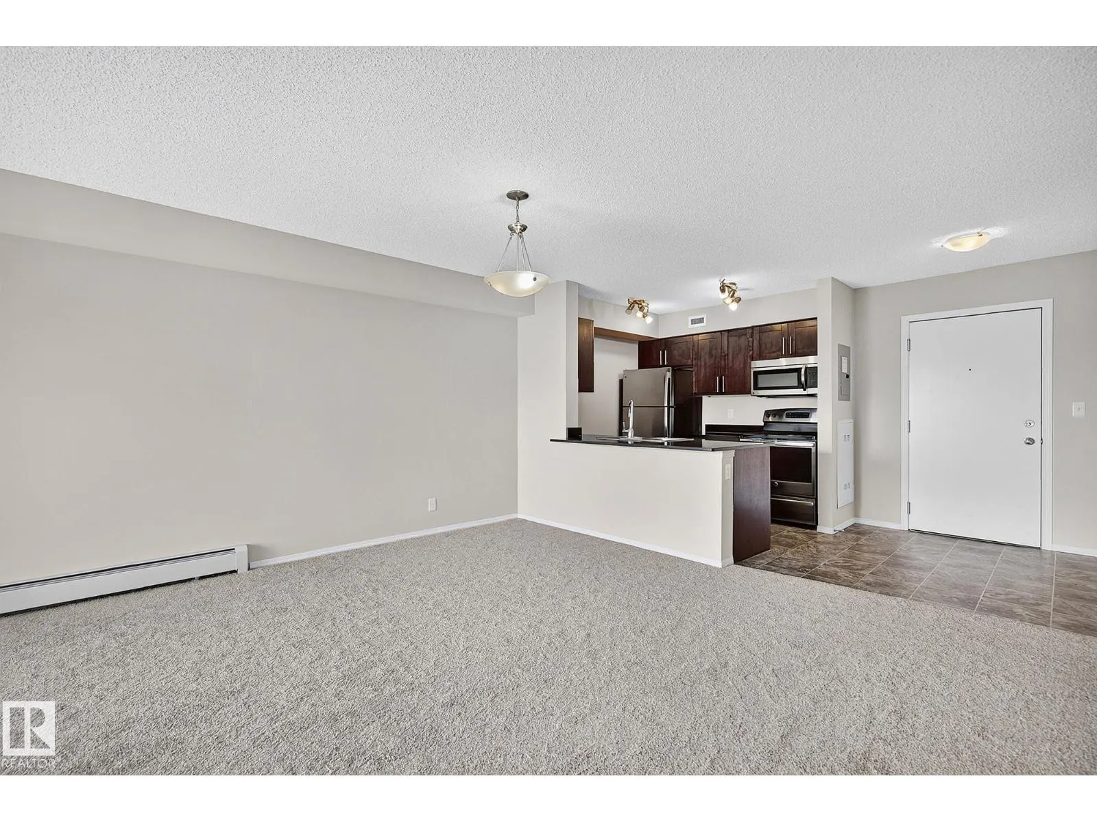 #417 12045 22 AV SW