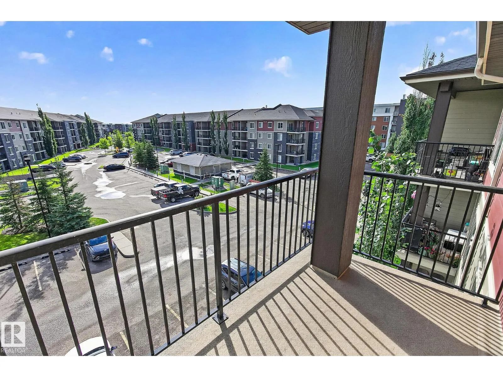 #417 12045 22 AV SW