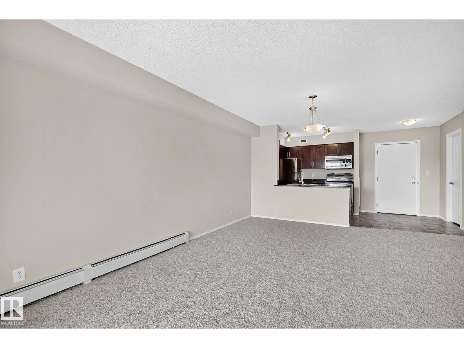 #417 12045 22 AV SW