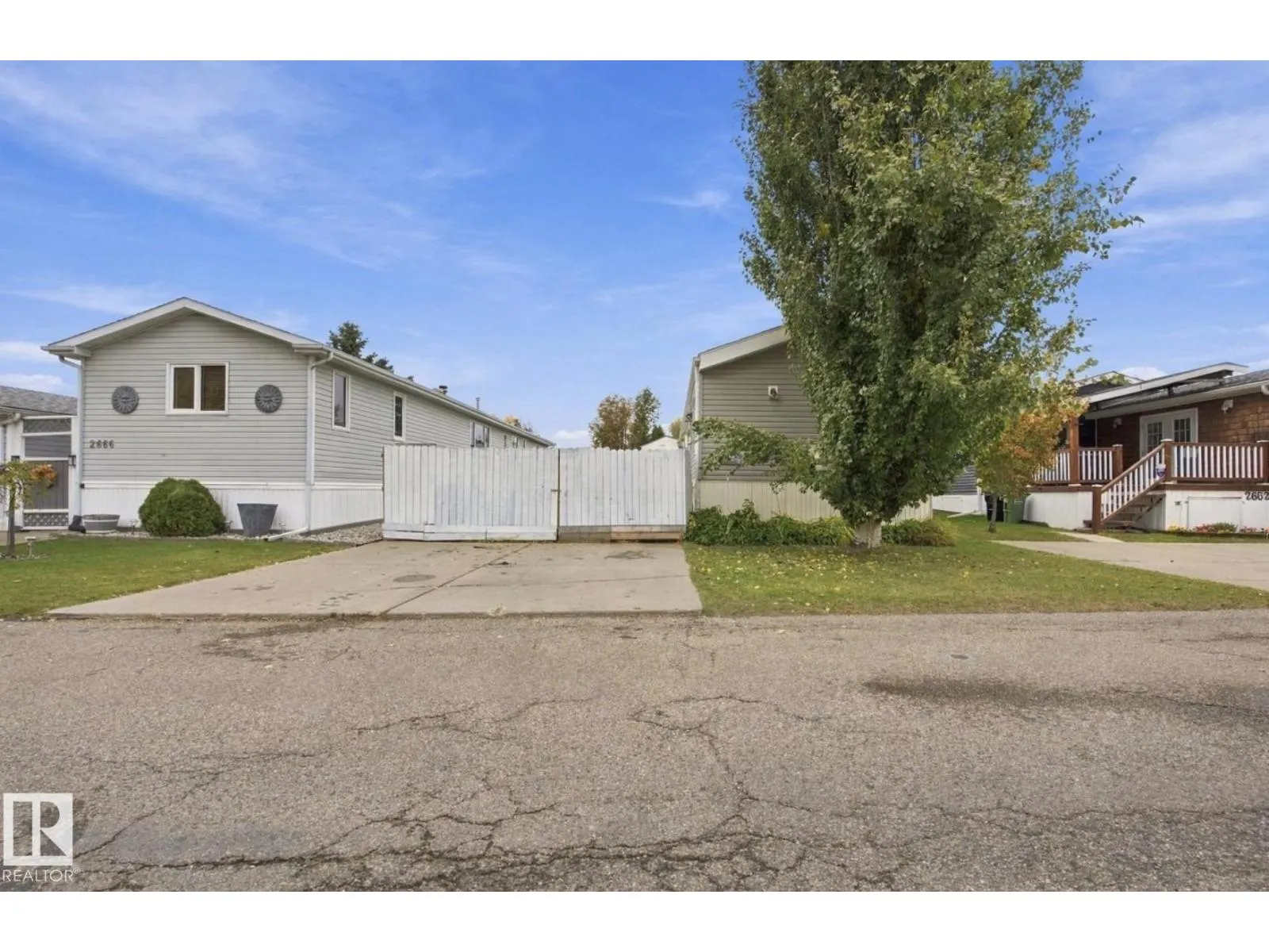 2664 Lakeview Dr NW