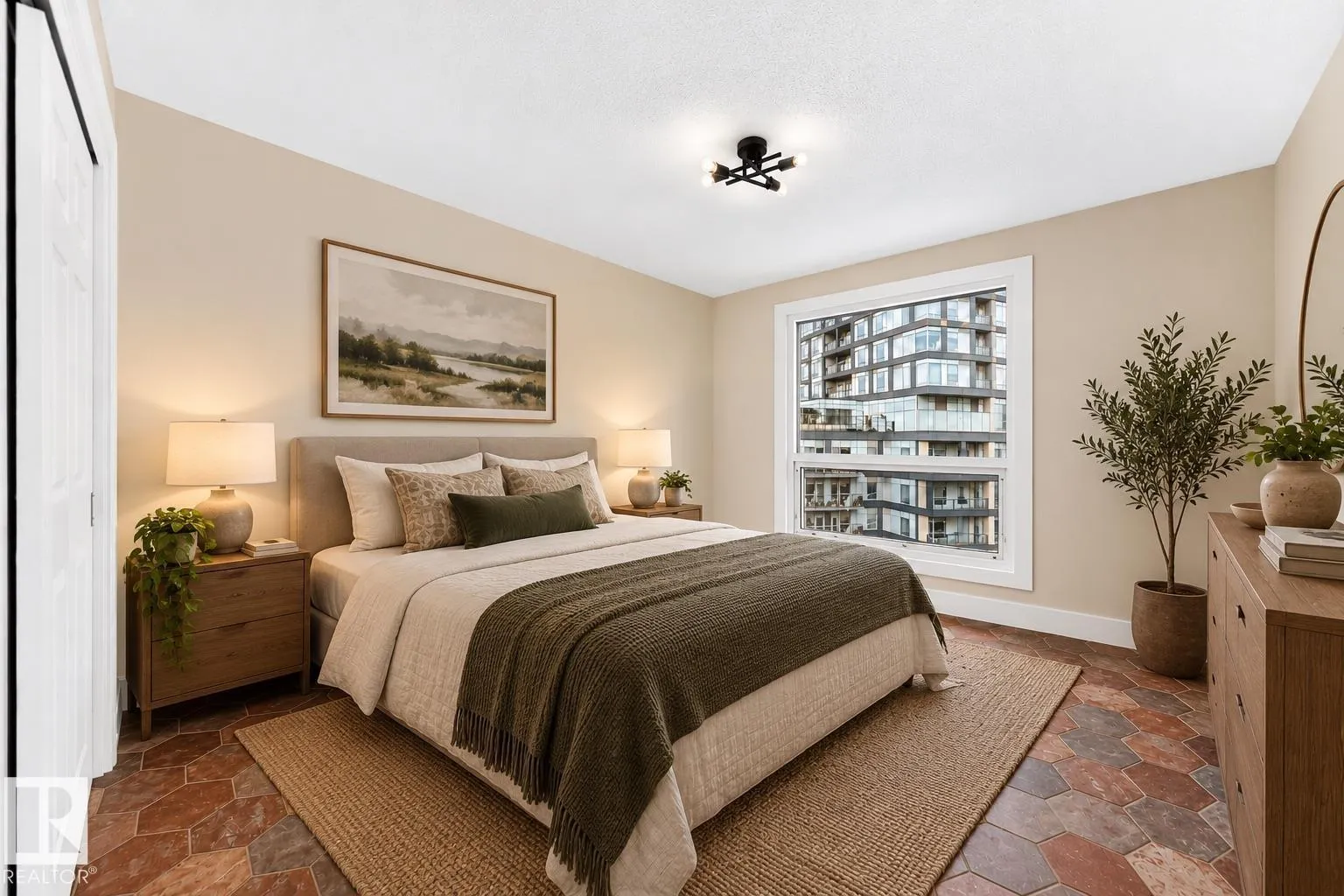 #707 10108 125 ST NW