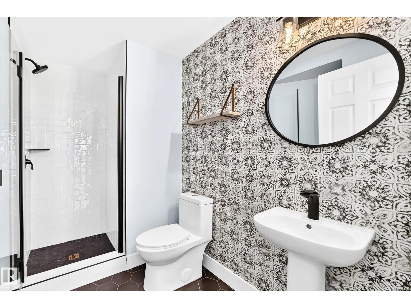 #707 10108 125 ST NW