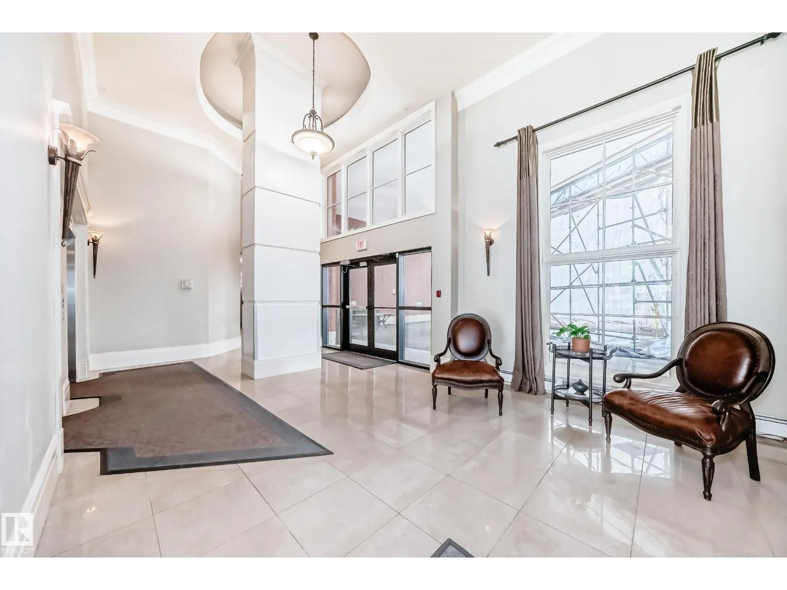 #707 10108 125 ST NW