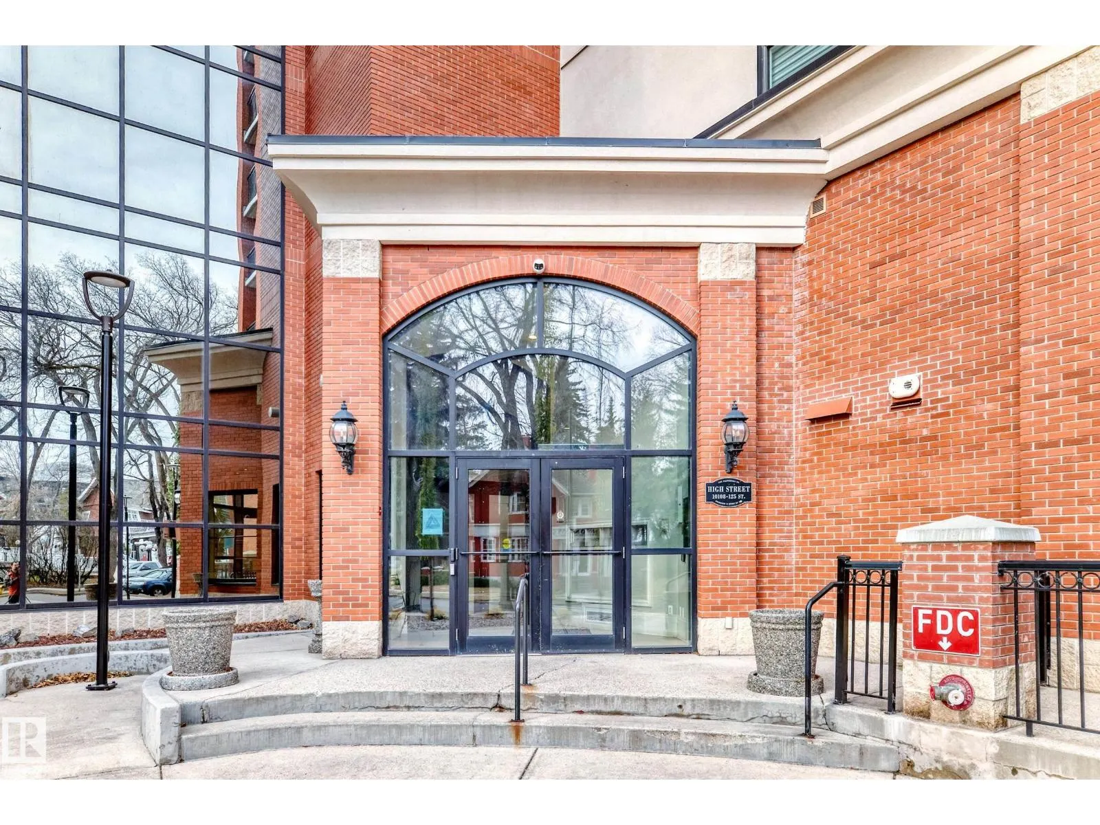 #707 10108 125 ST NW
