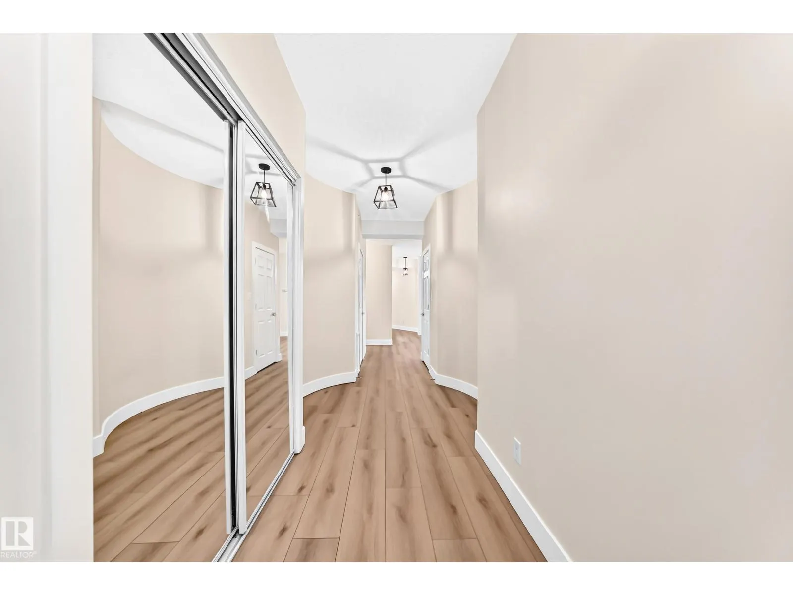 #707 10108 125 ST NW
