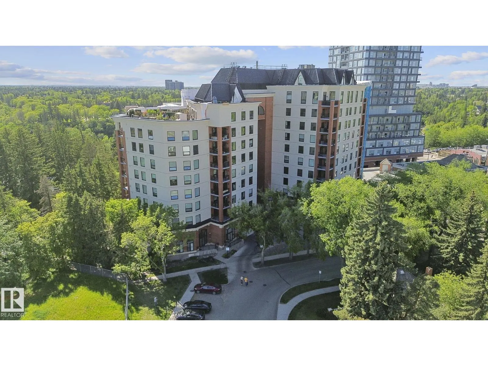 #707 10108 125 ST NW