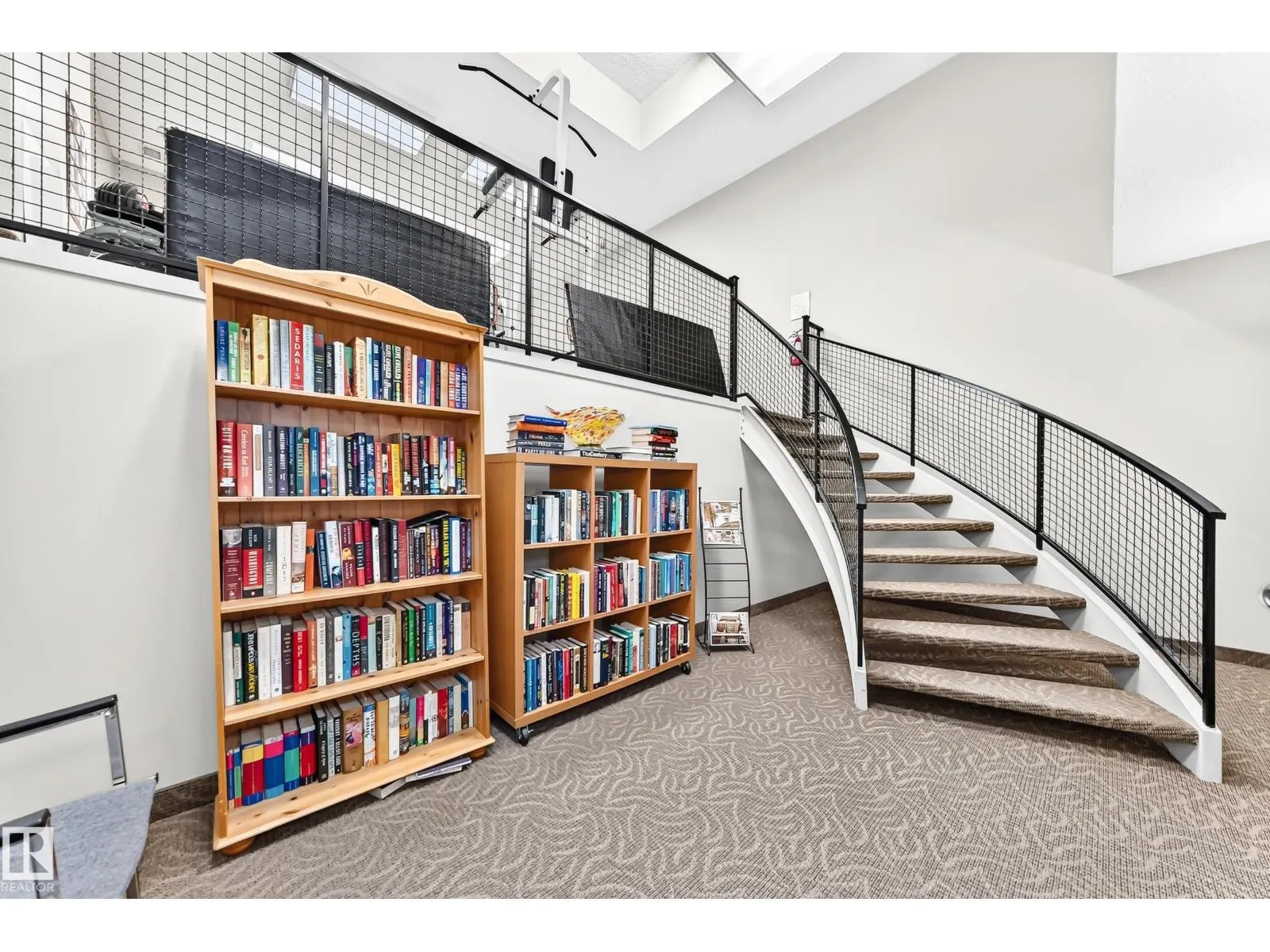 #707 10108 125 ST NW