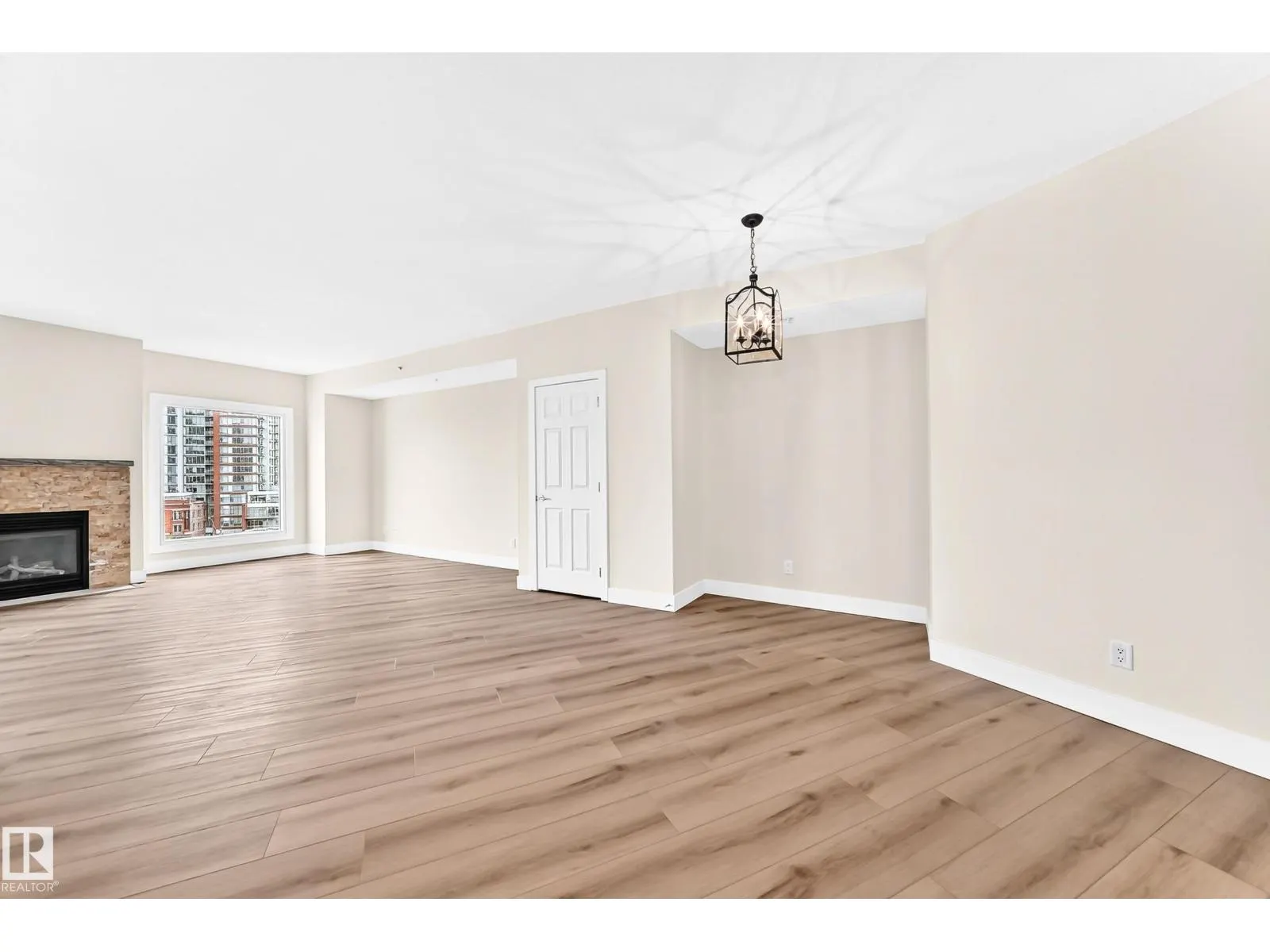#707 10108 125 ST NW
