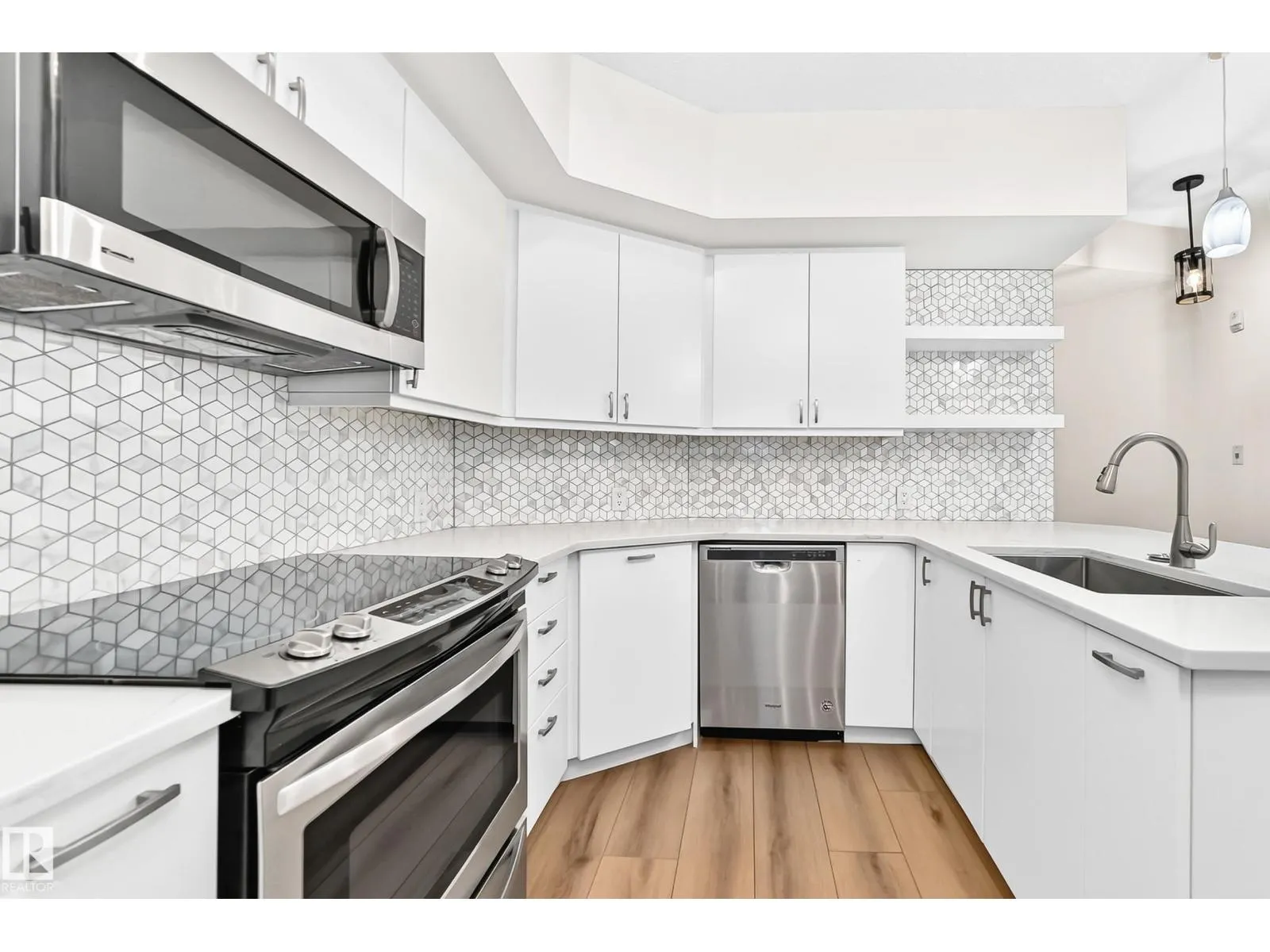 #707 10108 125 ST NW