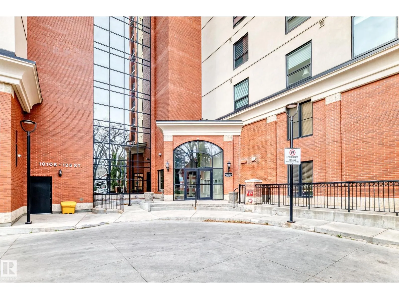 #707 10108 125 ST NW