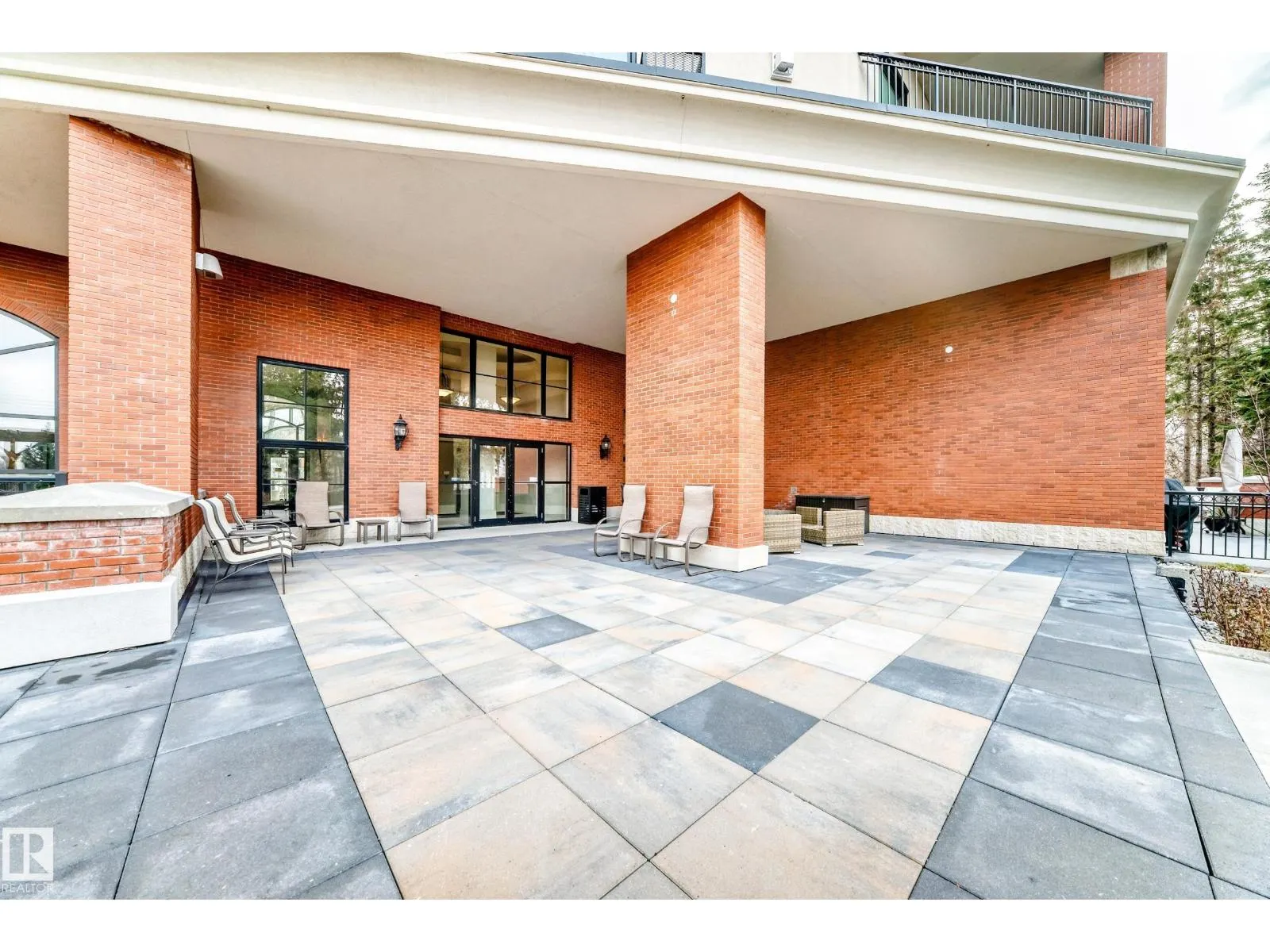 #707 10108 125 ST NW