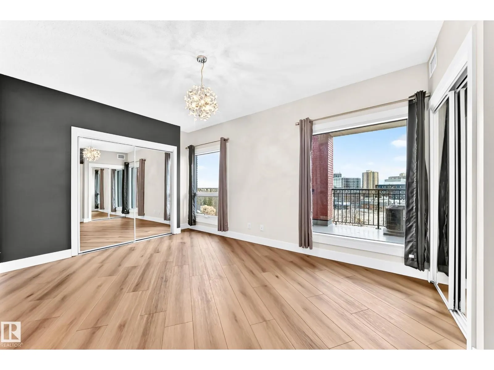 #707 10108 125 ST NW
