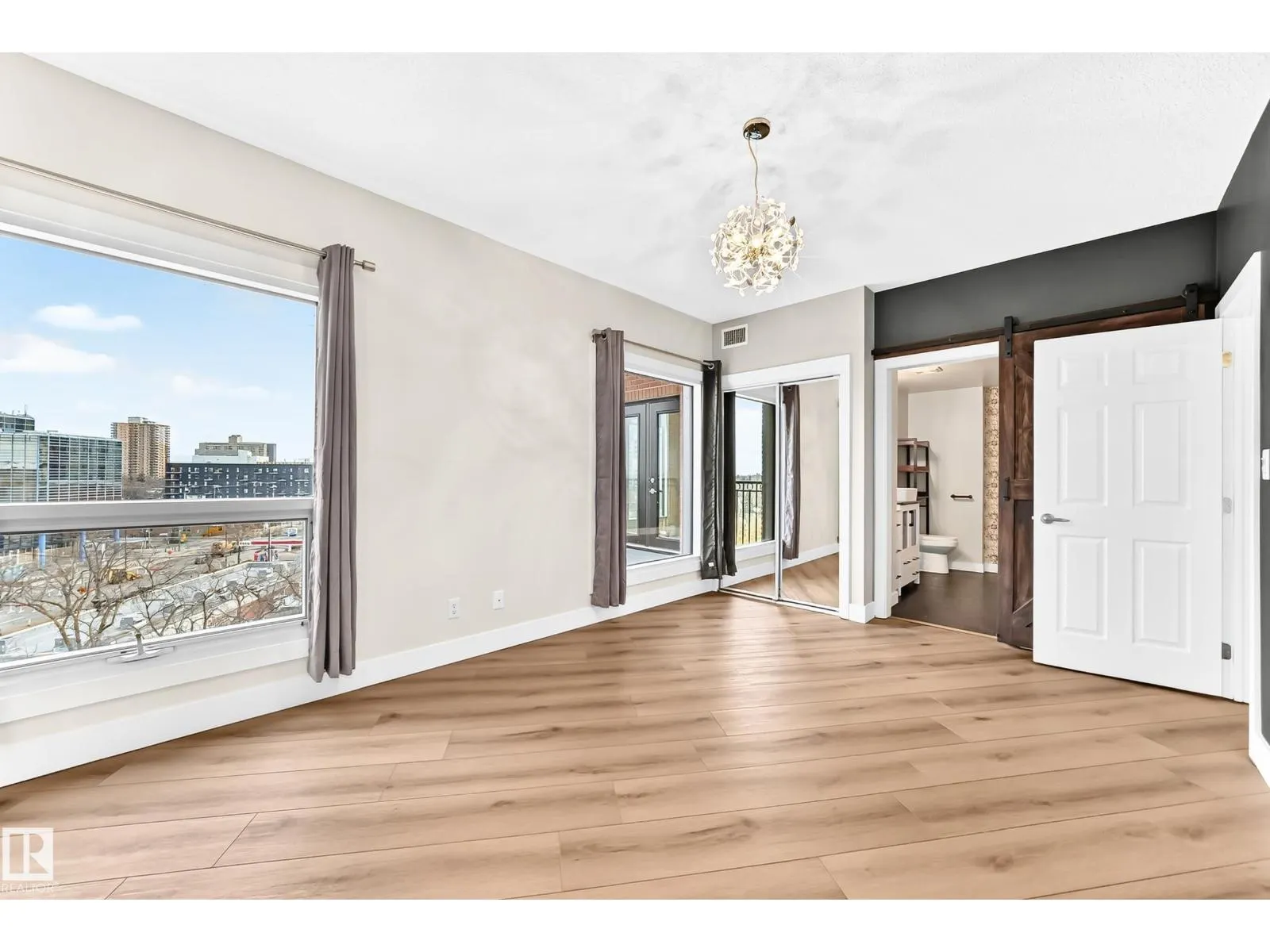 #707 10108 125 ST NW