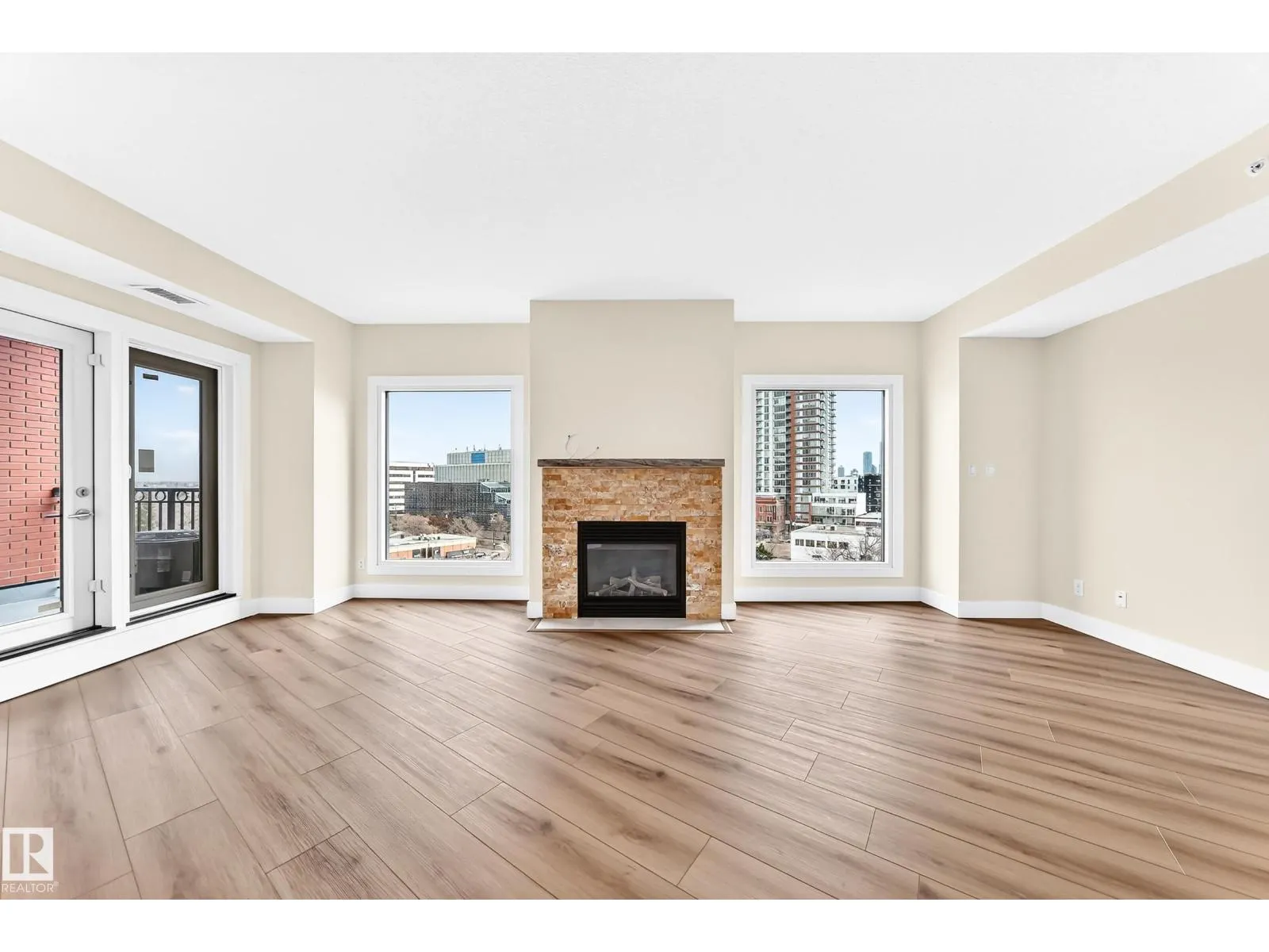 #707 10108 125 ST NW