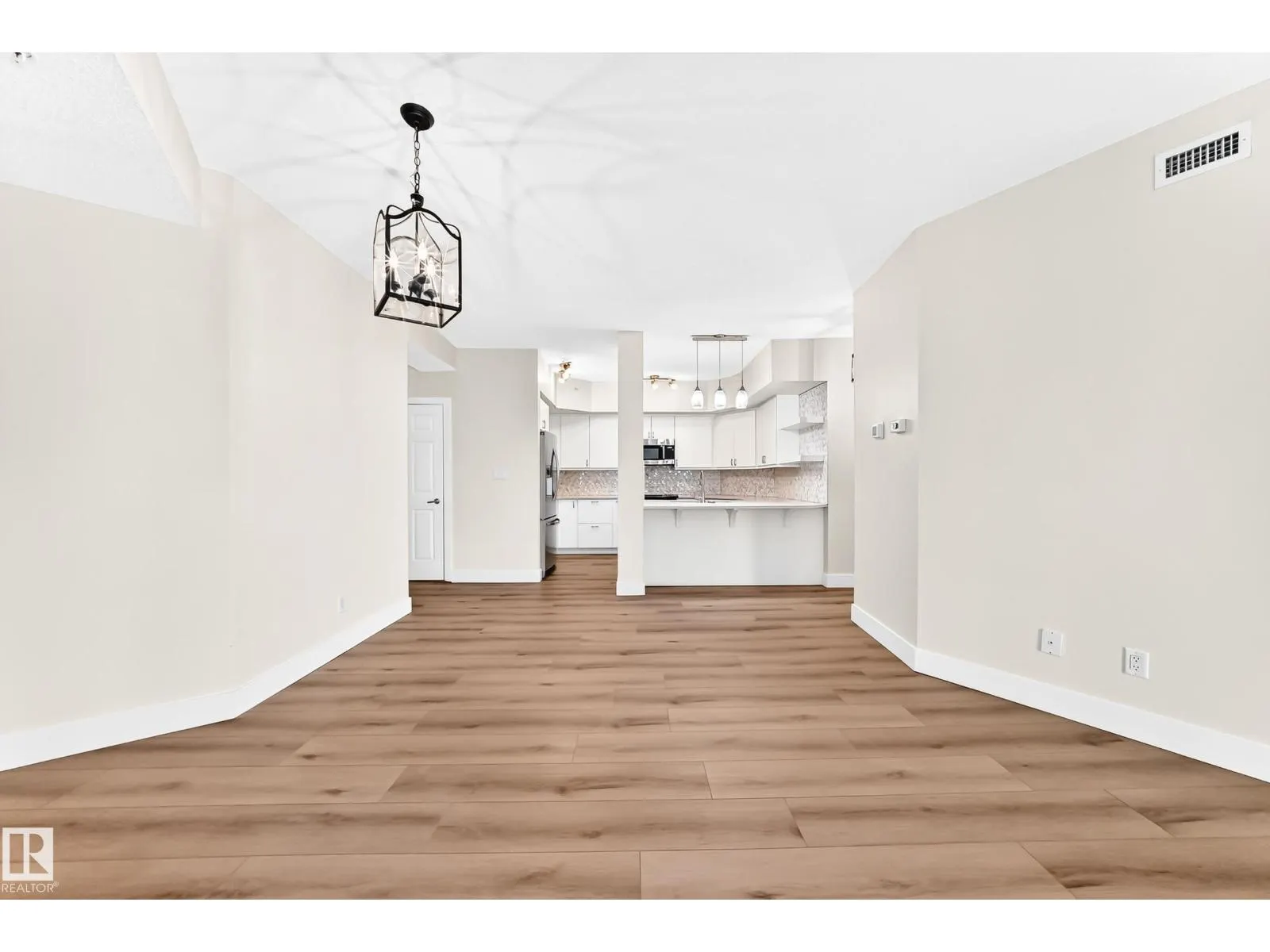 #707 10108 125 ST NW