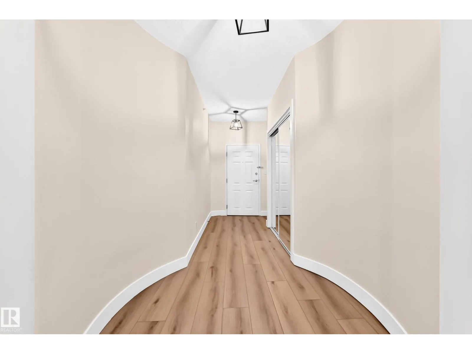 #707 10108 125 ST NW