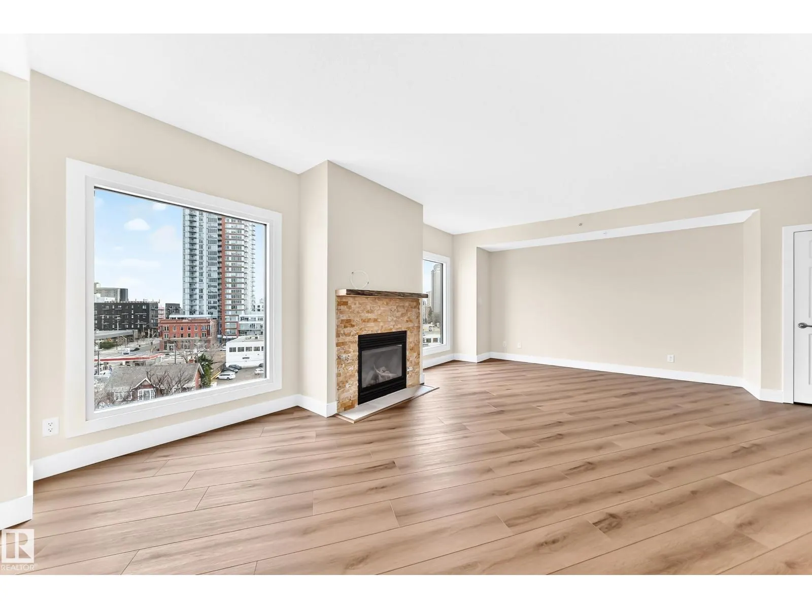 #707 10108 125 ST NW