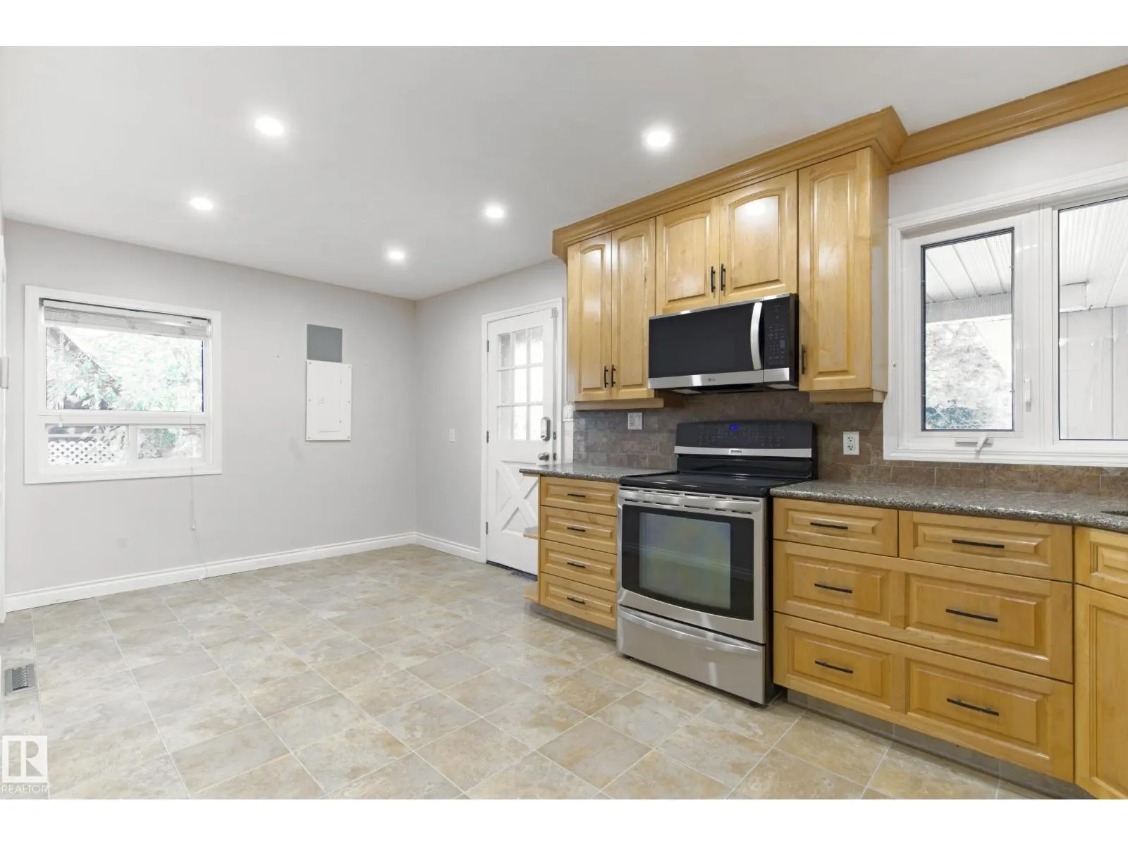 13028 134 ST NW