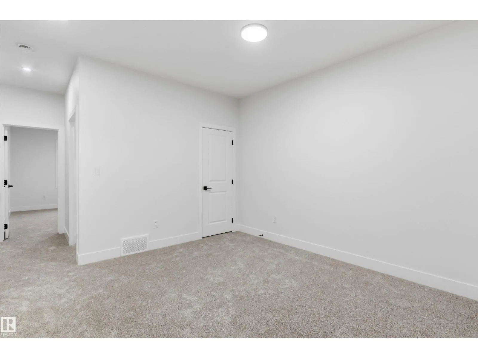 1847 187 ST NW