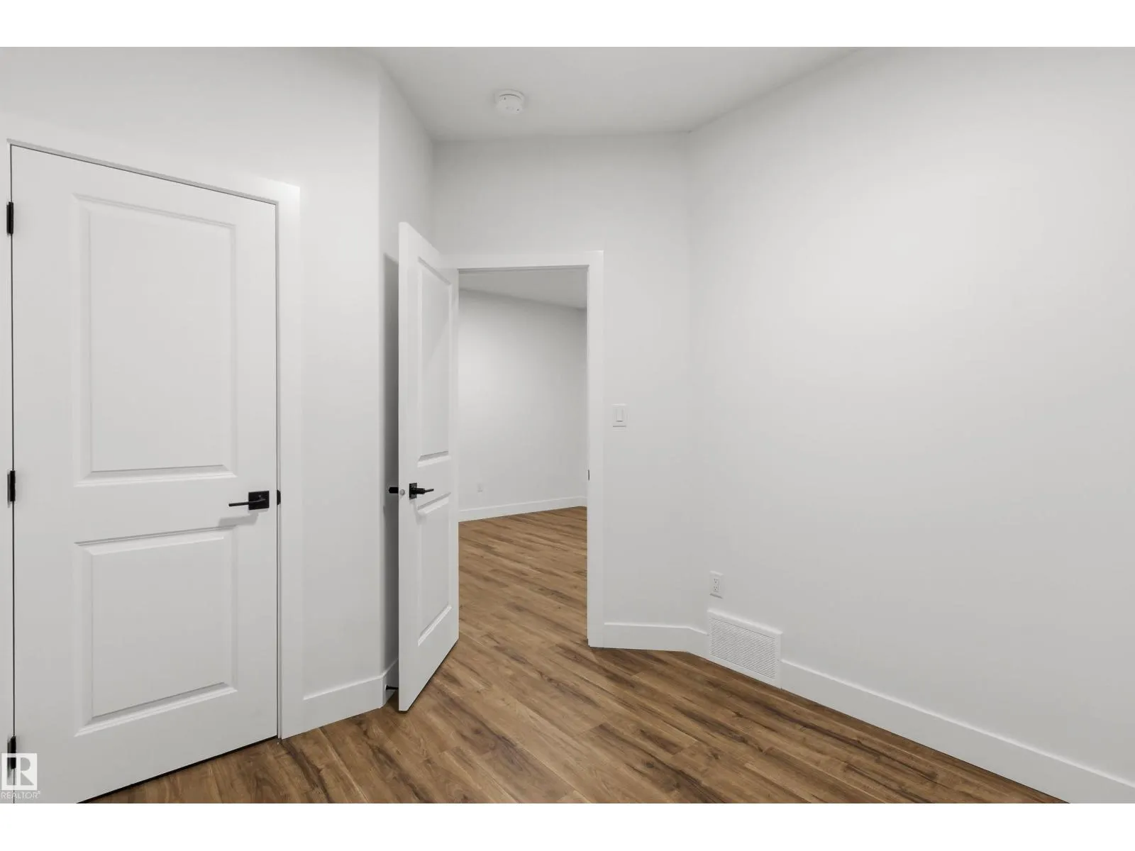 1847 187 ST NW
